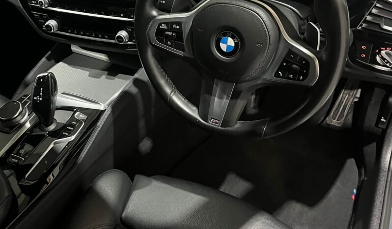 
								2020 BMW 520D G30 M Sport M Performance full									