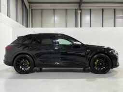 
										2019 Audi E-Tron 55 Sport Quattro Launch Edition full									