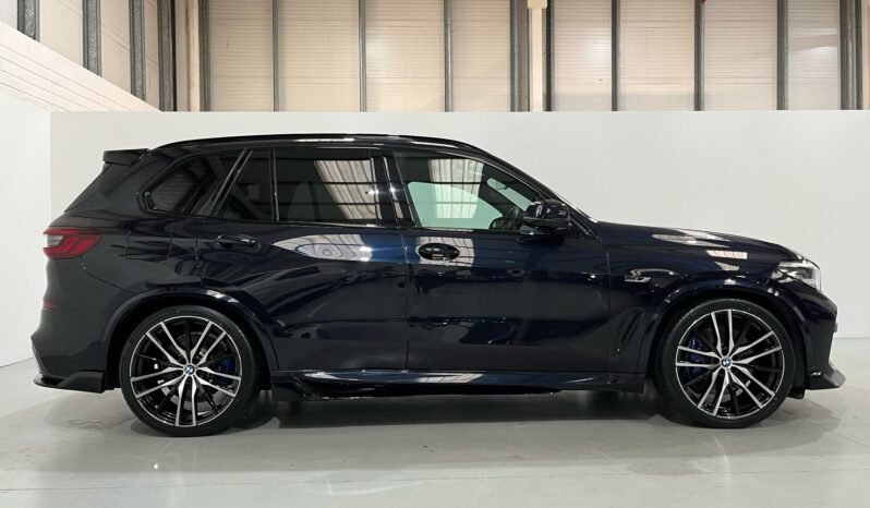 
								2022 BMW X5 45e M Sport M Performance X-Drive full									