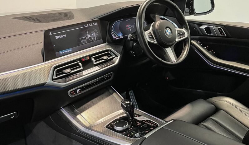 
								212 BMW X5 45E M Sport M Performance X-Drive full									