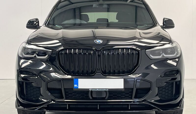 
								2022 BMW X5 45e M Sport plus M Performance full									