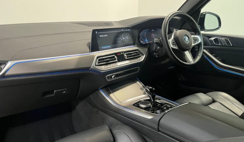 
								2022 BMW X5 45e M Sport plus M Performance full									