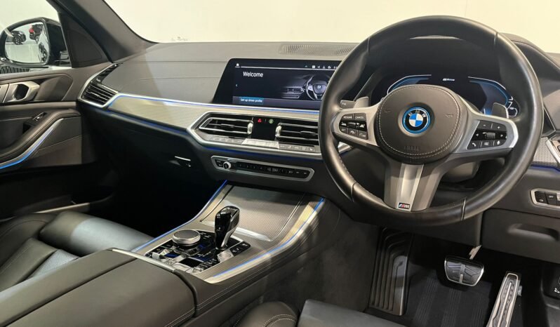 
								2022 BMW X5 45e M Sport plus M Performance full									