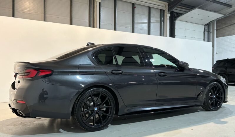 
								202 BMW 520D G30 M Sport M Performance LCI full									