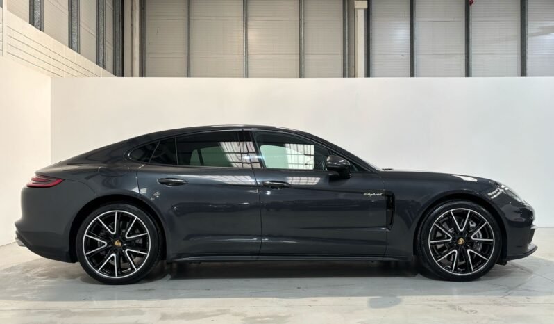 
								2018 Porsche Panamera 4 3.0 E Hybrid 462BHP full									