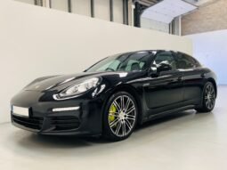 
										2015 Porsche Panamera 3.0L E-Hybrid full									