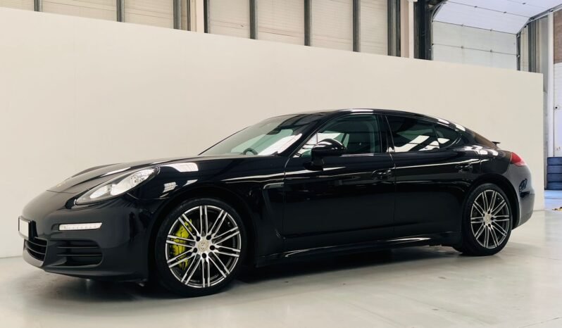 
								2015 Porsche Panamera 3.0L E-Hybrid full									