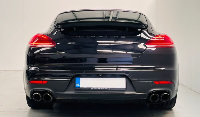 
								2015 Porsche Panamera 3.0L E-Hybrid full									
