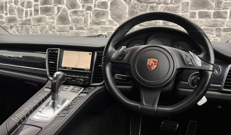 
								2015 Porsche Panamera 3.0L E-Hybrid full									