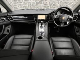 
										2015 Porsche Panamera 3.0L E-Hybrid full									