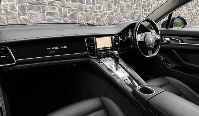 
								2015 Porsche Panamera 3.0L E-Hybrid full									