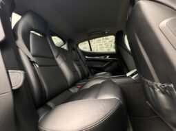 
										2015 Porsche Panamera 3.0L E-Hybrid full									