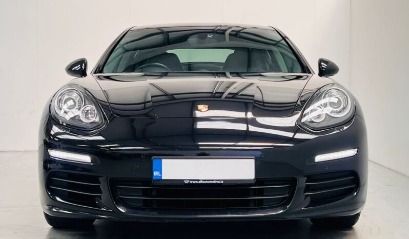 
								2015 Porsche Panamera 3.0L E-Hybrid full									