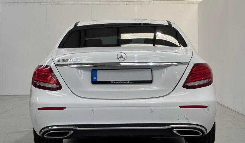 
								2017 Mercedes-Benz E220 D SE Auto AMG Pk full									