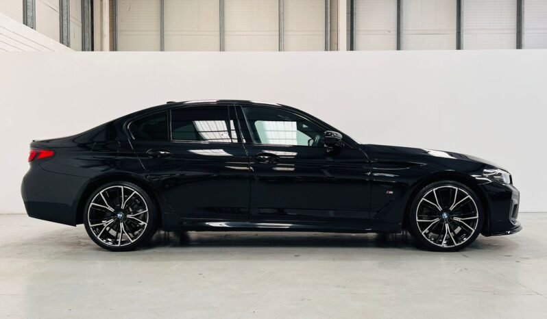 
								2021 BMW 520D G30 M Sport X-Drive full									