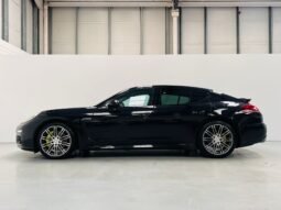 
										2015 Porsche Panamera 3.0L E-Hybrid full									