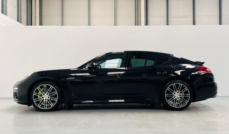 
								2015 Porsche Panamera 3.0L E-Hybrid full									