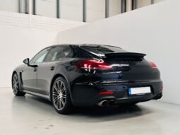 
										2015 Porsche Panamera 3.0L E-Hybrid full									