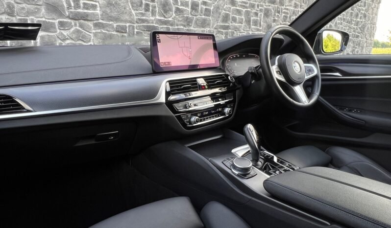 
								2020 BMW 520D M Sport G30 Auto full									