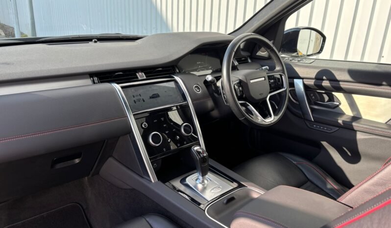 
								2021 Land Rover Discovery Sport R-Dynamic SE P300E full									