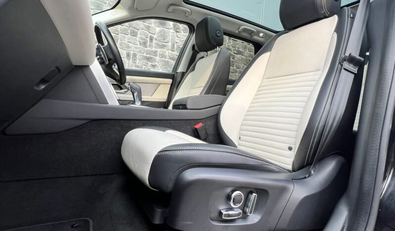 
								2022 Land Rover Discovery Sport R-Dynamic SE P300E full									