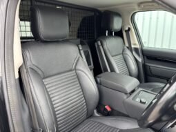 
										2022 Land Rover Discovery 5 3.0 D300 Commercial full									