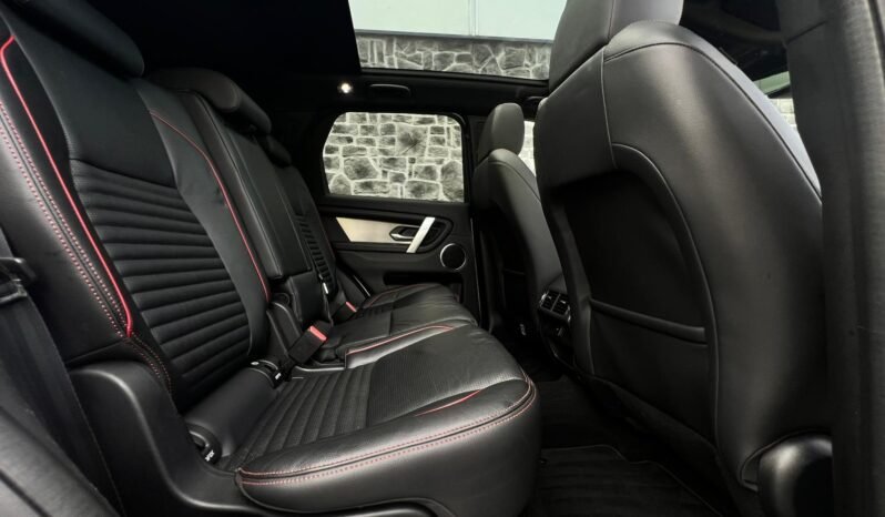 
								2021 Land Rover Discovery Sport R-Dynamic SE P300E full									