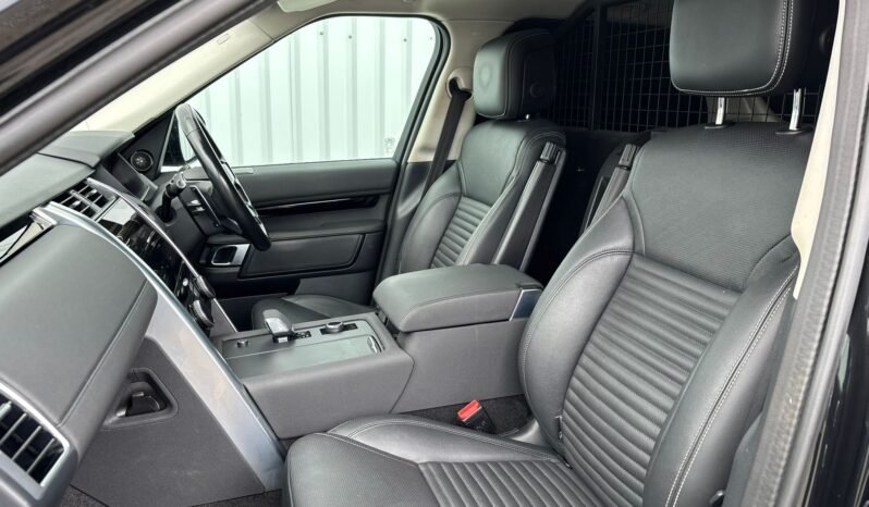 
								2022 Land Rover Discovery 5 3.0 D300 Commercial full									