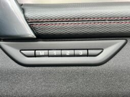 
										2021 Land Rover Discovery Sport R-Dynamic SE P300E full									