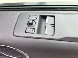 
										2022 Land Rover Discovery 5 3.0 D300 Commercial full									