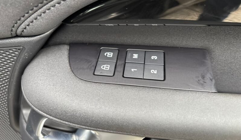 
								2022 Land Rover Discovery 5 3.0 D300 Commercial full									