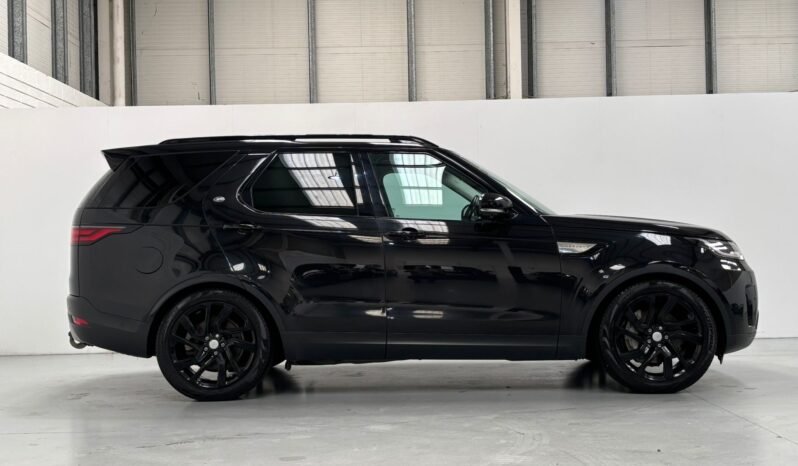 
								2022 Land Rover Discovery 5 3.0 D300 Commercial full									