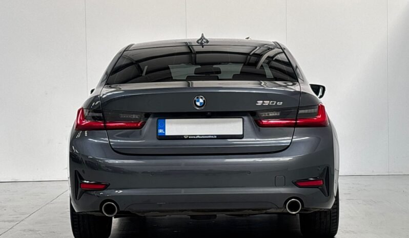 
								2021 BMW 330E SE Pro Auto full									