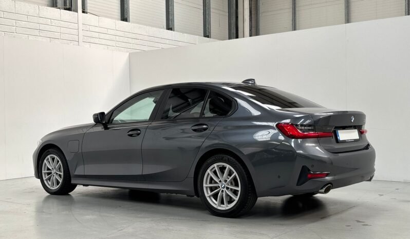 
								2021 BMW 330E SE Pro Auto full									