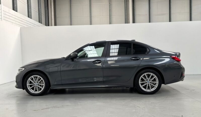 
								2021 BMW 330E SE Pro Auto full									