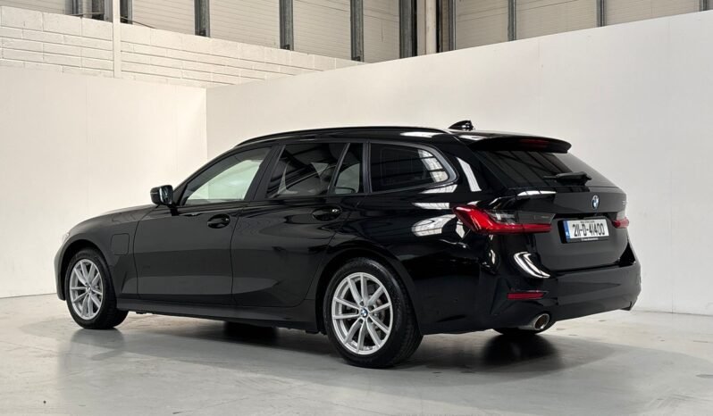 
								2021 BMW 330E SE Pro Estate Auto full									