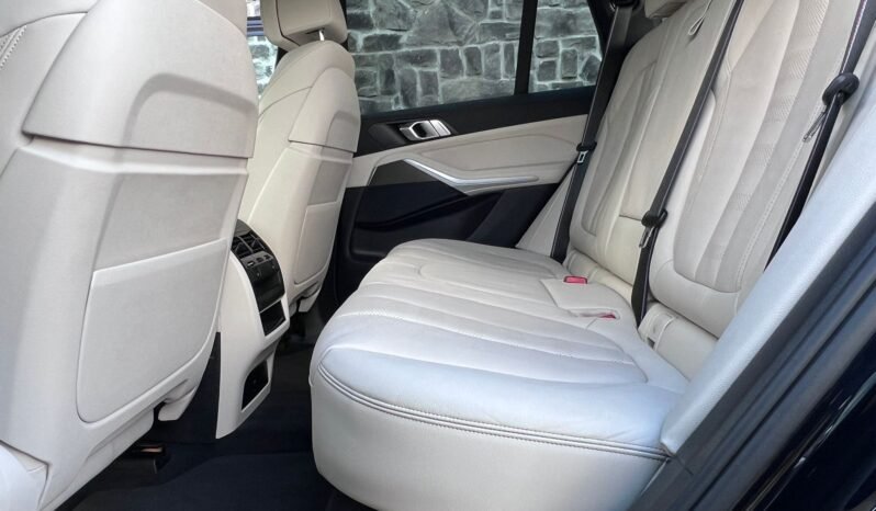 
2021 BMW X5 45e M Sport M Performance X-Drive full									