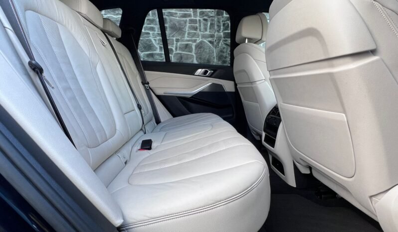 
2021 BMW X5 45e M Sport M Performance X-Drive full									