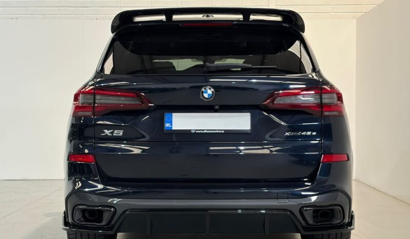 
2021 BMW X5 45e M Sport M Performance X-Drive full									