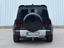 212 Land Rover Defender 110 D300 SE 3 Seat Com full