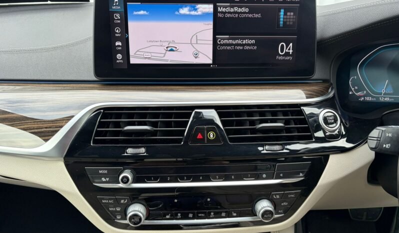 
2022 BMW G30 530e M Sport Auto full									