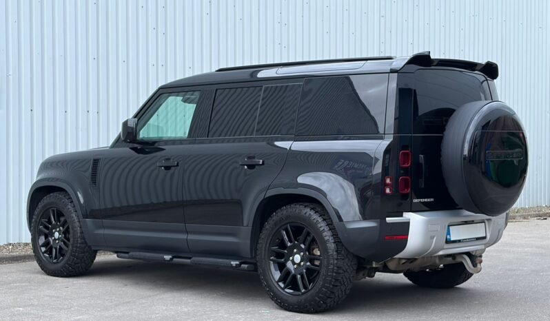 
212 Land Rover Defender 110 D300 SE 3 Seat Com full									