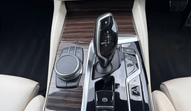 
2022 BMW G30 530e M Sport Auto full									