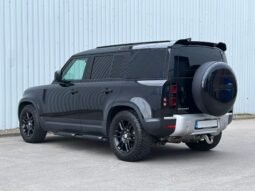 212 Land Rover Defender 110 D300 SE 3 Seat Com full