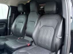 212 Land Rover Defender 110 D300 SE 3 Seat Com full