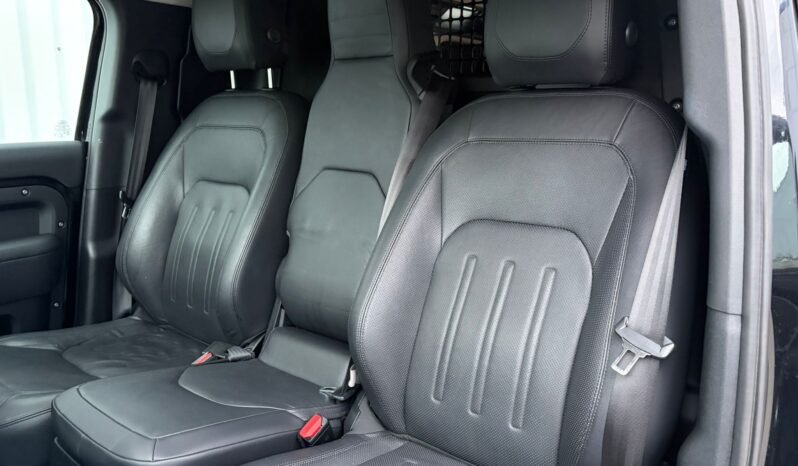 
212 Land Rover Defender 110 D300 SE 3 Seat Com full									