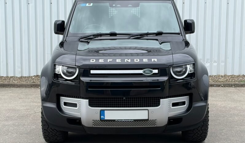 
212 Land Rover Defender 110 D300 SE 3 Seat Com full									