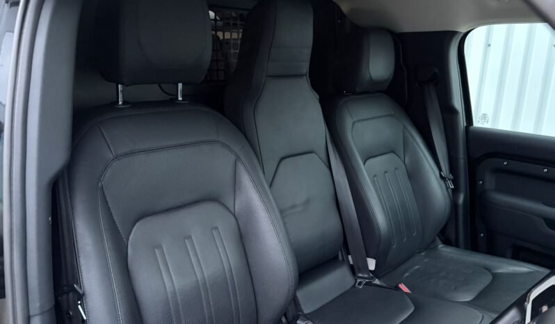 
212 Land Rover Defender 110 D300 SE 3 Seat Com full									