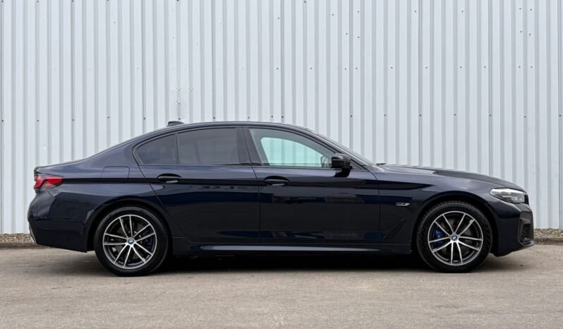 
2022 BMW G30 530e M Sport Auto full									