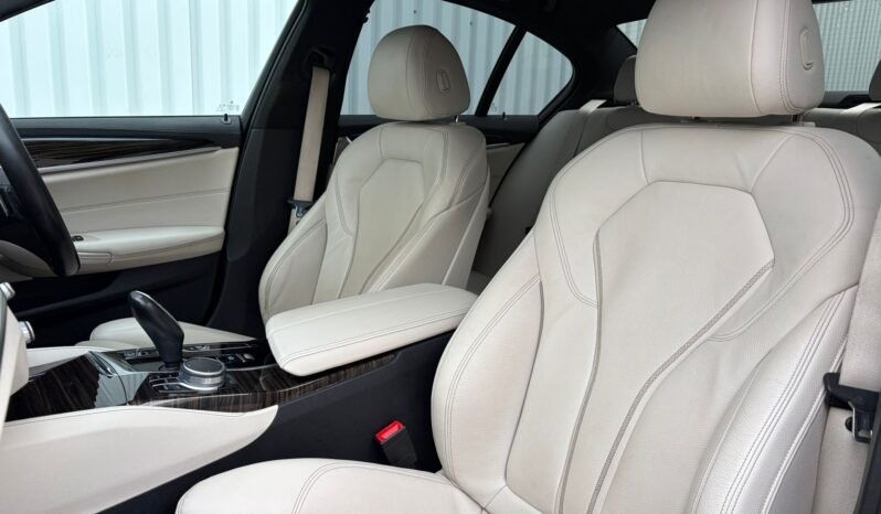 
2022 BMW G30 530e M Sport Auto full									